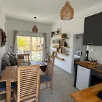 Apartment Teak Charm 2-br Larnaca