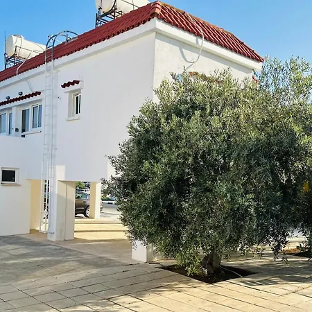 Teak Charm 2-br Апартаменты